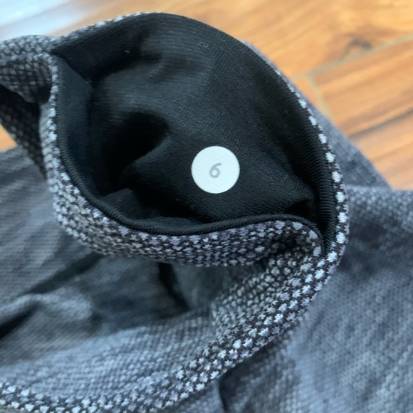 Lululemon Wunder Under Grey Crop Size 6 - Picture 6 of 6